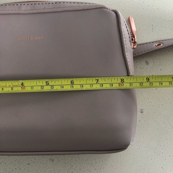 Matt and Natt light pink belt bag, adjustable strap, zipper closure - Picture 6 of 8